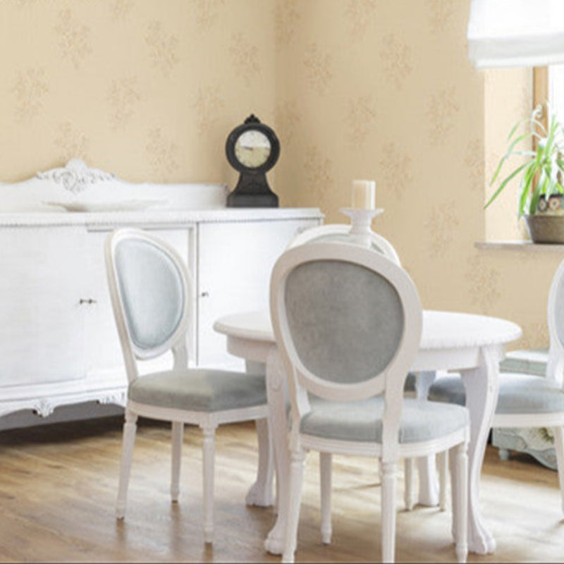 Weary Embroidery Lady Wallpaper: A fashionable corner outlined with embroidered wall fabric-海智集-