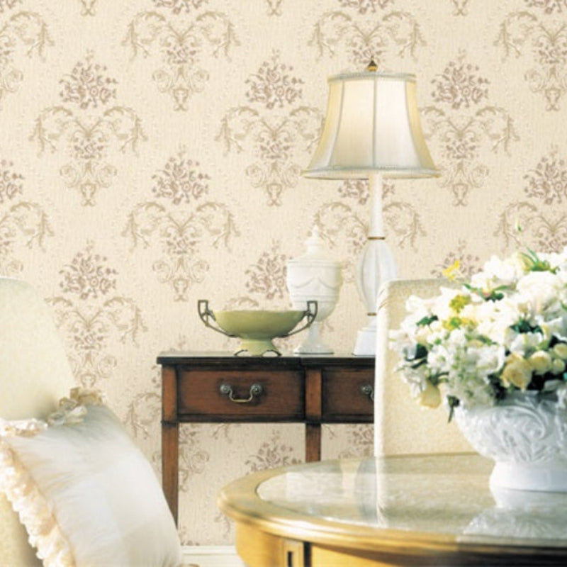 Flower shadows Fluttering Wallpaper: A warm living room decorated with embroidered wall fabric-海智集-