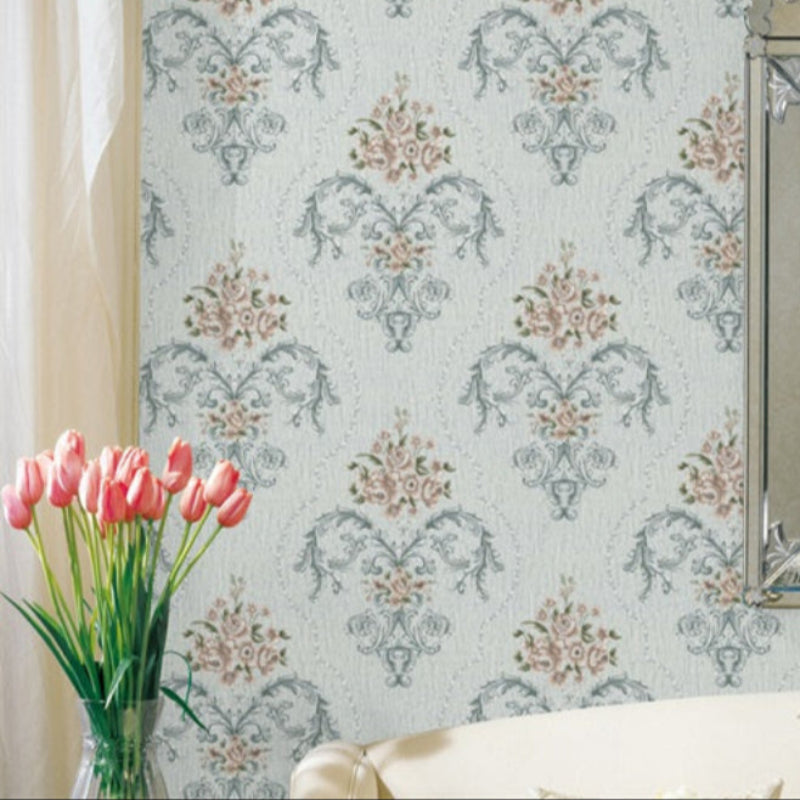Flower shadows Fluttering Wallpaper: A warm living room decorated with embroidered wall fabric-海智集-