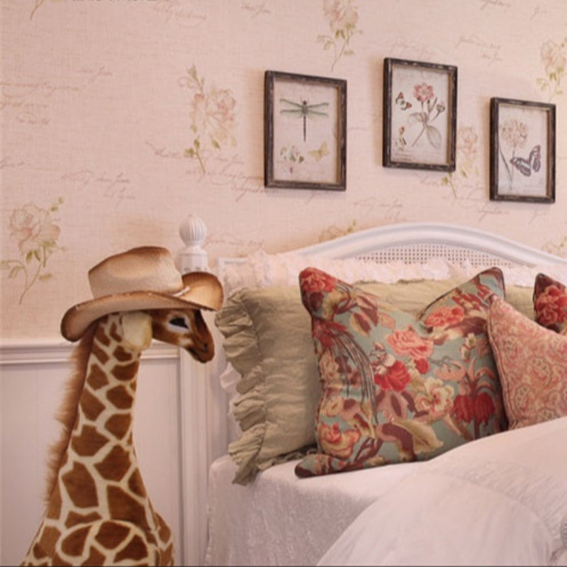Solitary Embrace of secluded Fragrance Wallpaper: Creating an elegant environment that is modern and simple-海智集-