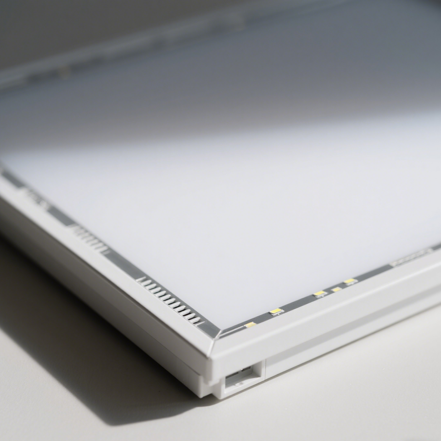 "EDGE-LIT LED Panel Light – Ultra Bright Edge-Lit Panel for Residential and Commercial Use – 295x1195x9mm – Versatile Lighting Solutions for Office, Gym, School, Hospital, and More – 30W/36W/40W/48W Options Available"-海智集-