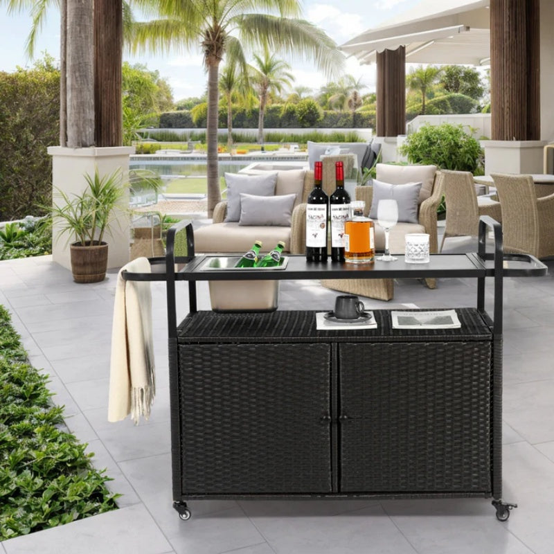 Outdoor Bar Table, Wicker Bar Cart with Cabinet, Patio Serving Cart with steel Top, with one ice bucket,Lockable Wheels, Side Basket for Garden, Poolside & Backyard, Black-海智集-Default-