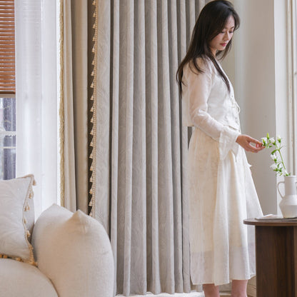 The gentle breeze brings floating feathers Curtain：features a stunning woven jacquard pattern-海智集-