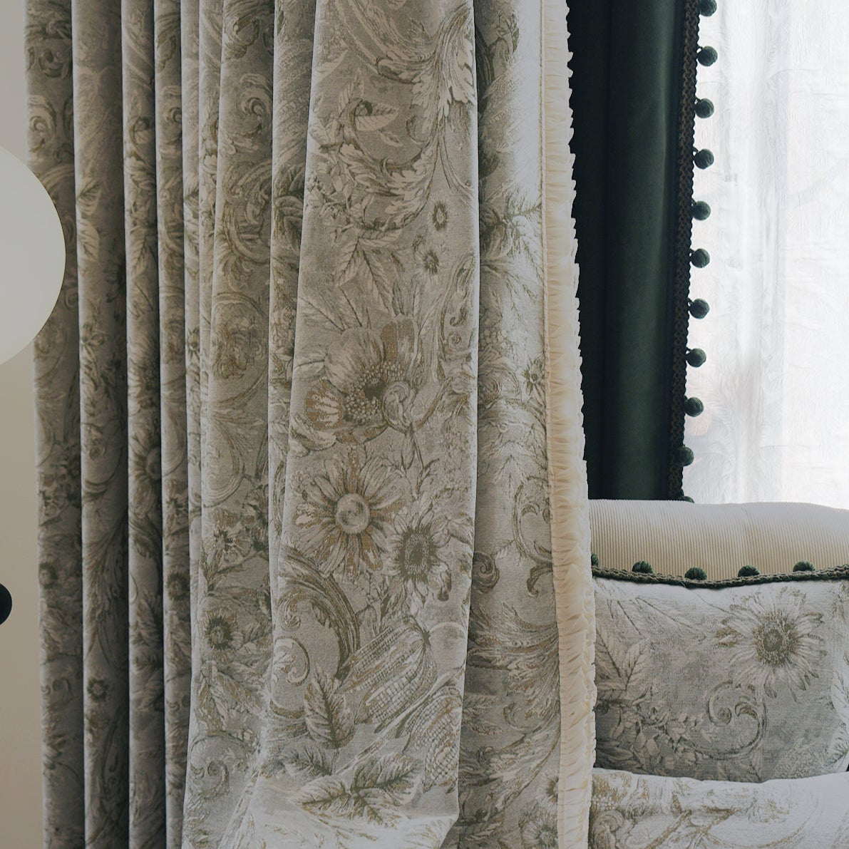 The spring field captures the green Curtain:a perfect blend of elegance and functionality designed for the modern home-海智集-