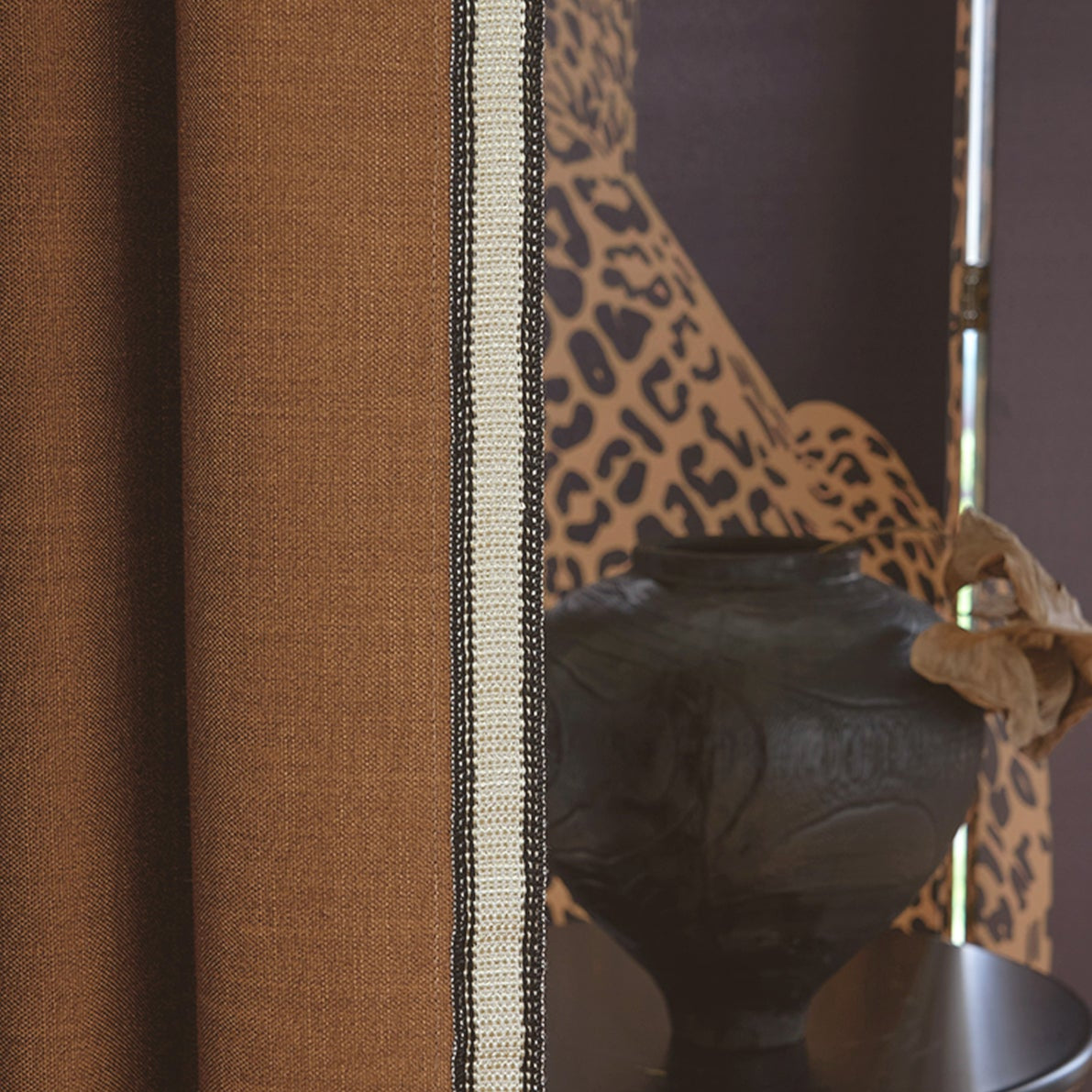 Gilding Curtains:deliver excellent light-blocking capabilities-海智集-